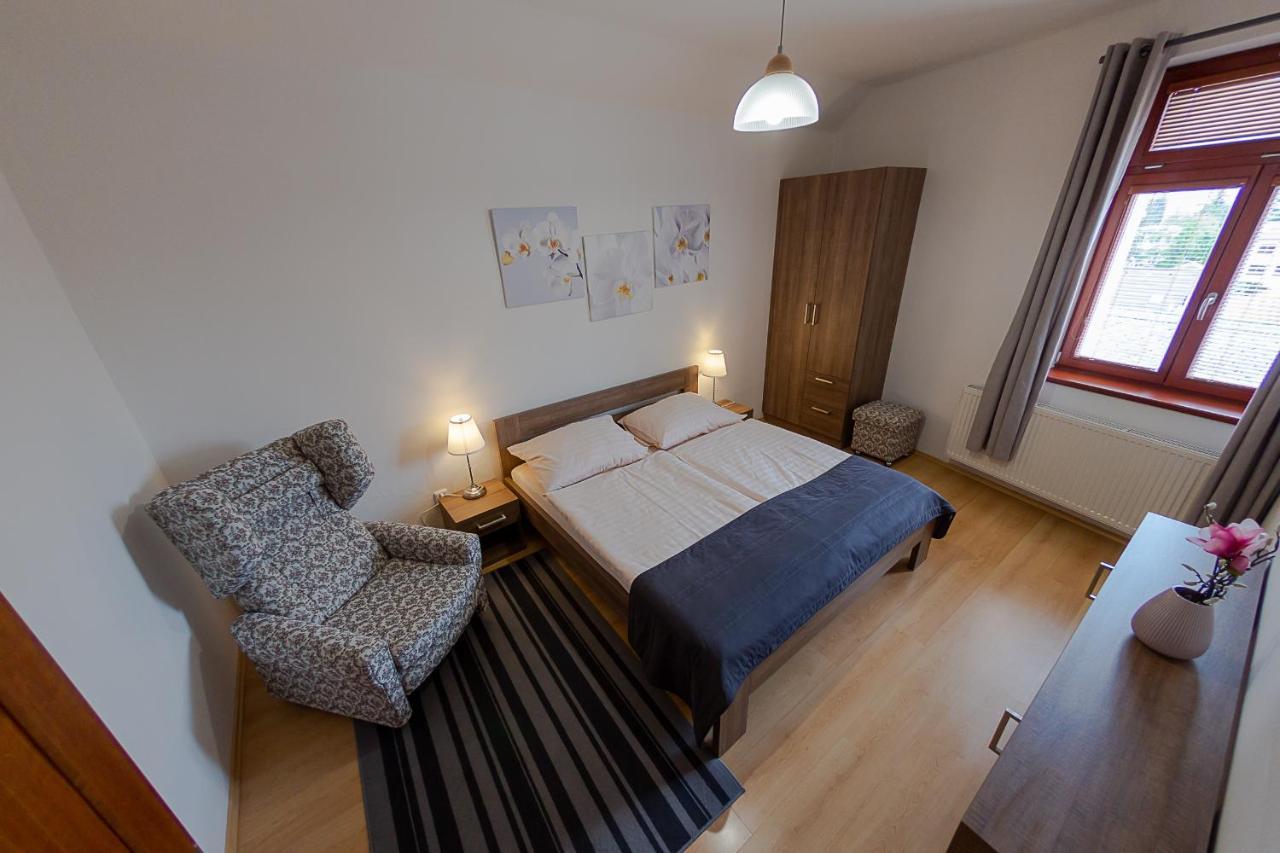 Penzion Apartmány Resident Poděbrady Esterno foto